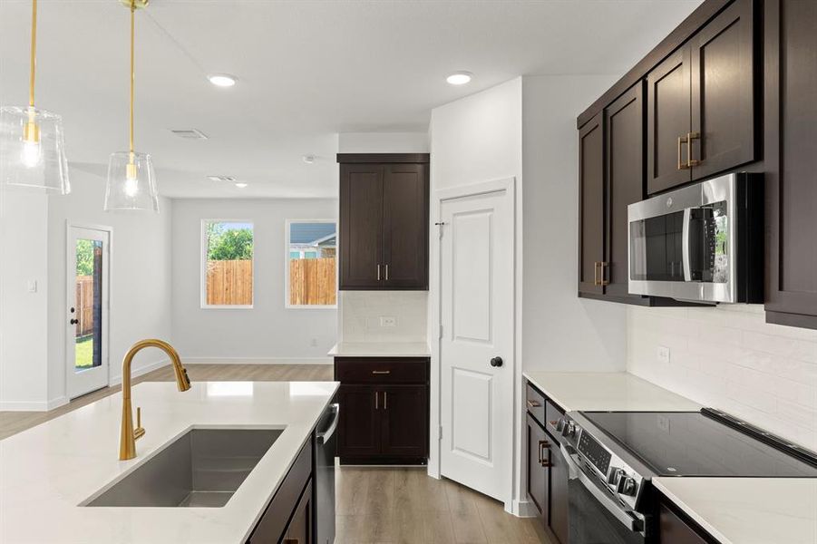 10. 1904 Boston - Kitchen (3)
