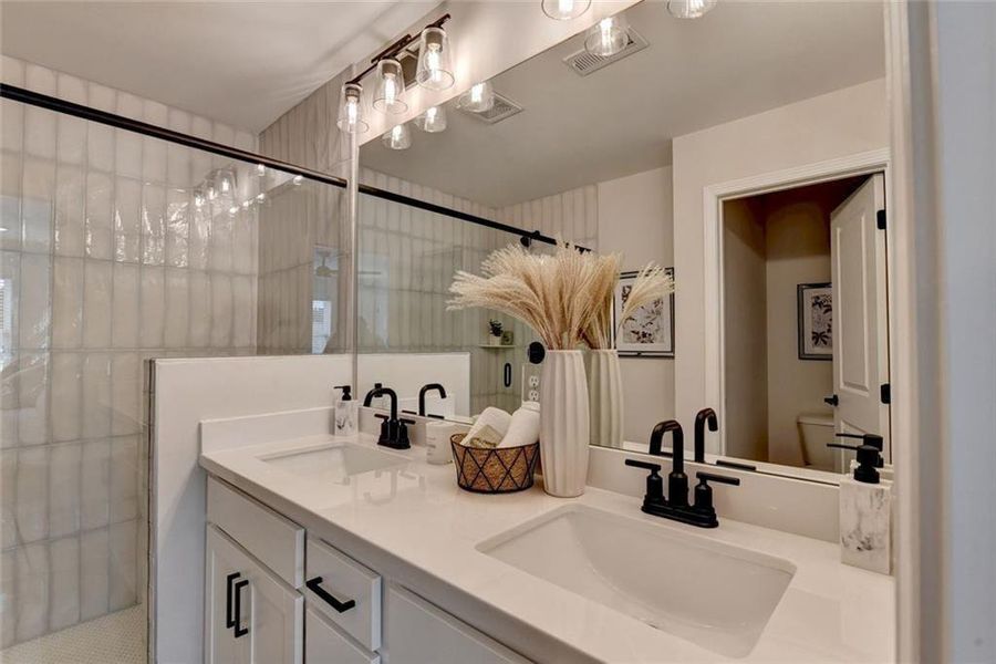 Image 33 of a home in .