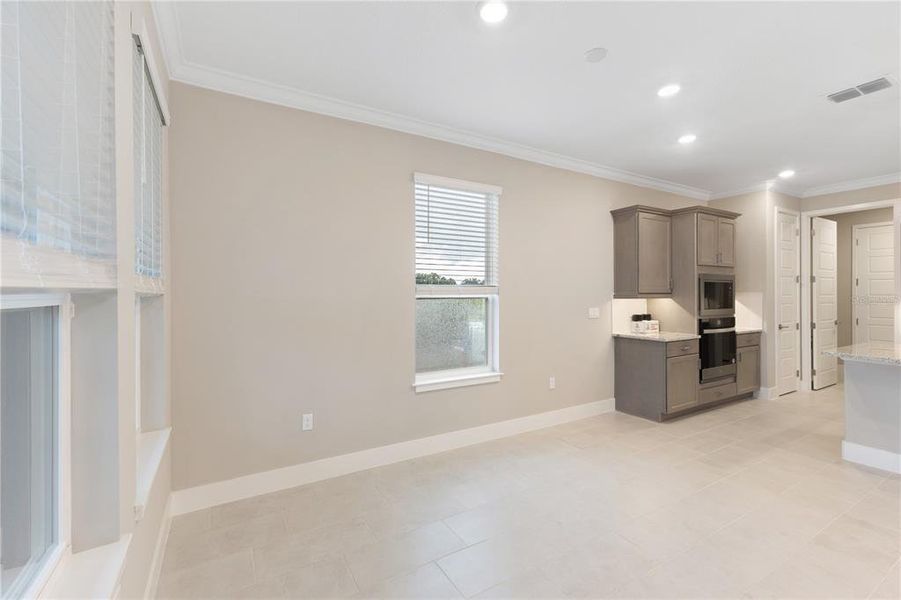 Spacious, unfurnished interior of a new home in , Ocala (Image 12).