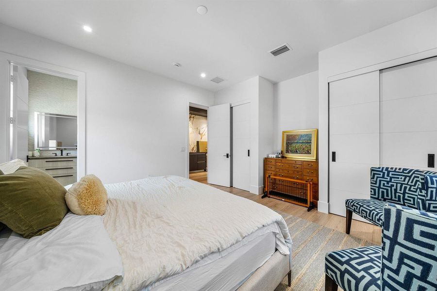 1030 NE 2nd Terrace (41)