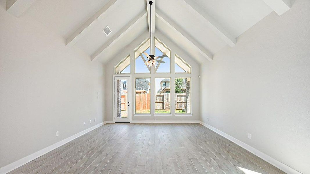 Spacious, unfurnished interior of a new home in Grand Central Park, Conroe (Image 13).
