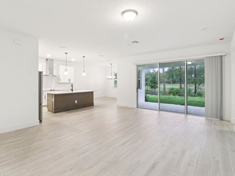 Spacious, unfurnished interior of a new home in Ridgehaven - Reserve Series, Ormond Beach (Image 9).