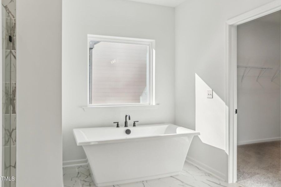 31-web-or-mls-Oakfields 1-031