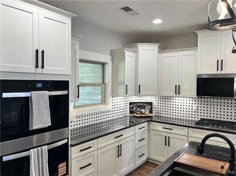 Furnished interior view inside a new home in , Conyers (Image 6).