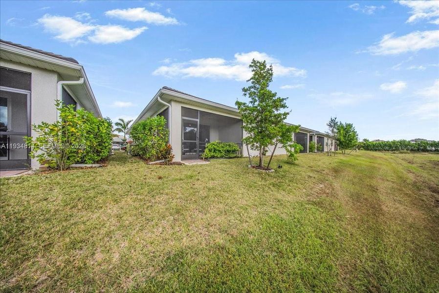 Exterior details and patio area of a home in , Naples (Image 4).