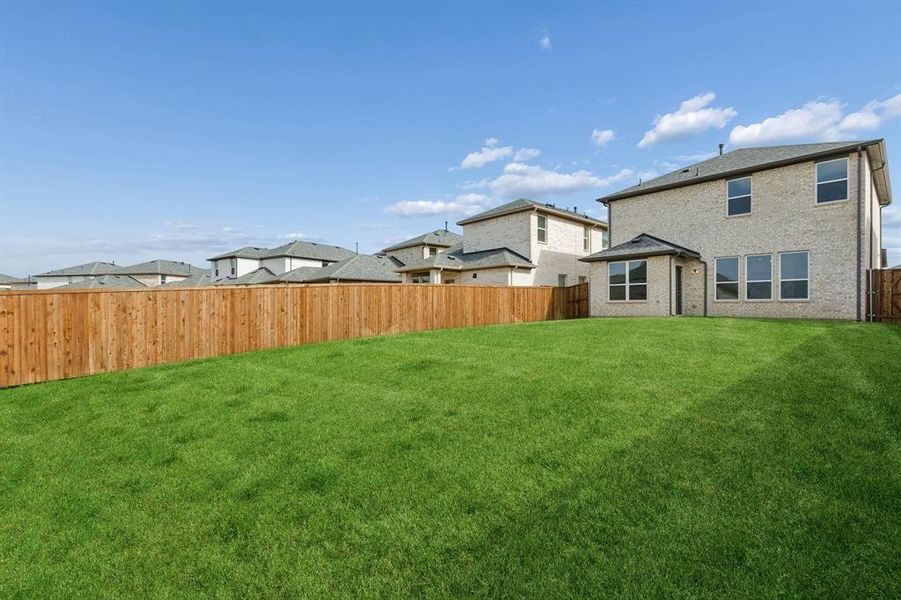 Exterior details and patio area of a home in Bellagio, Forney (Image 14).