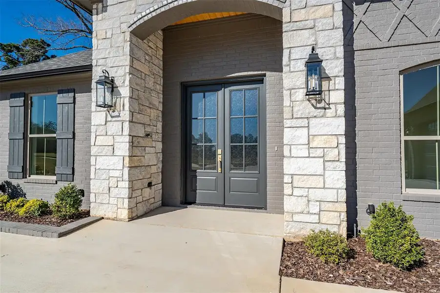 Exterior details and patio area of a home in , Bullard (Image 3).