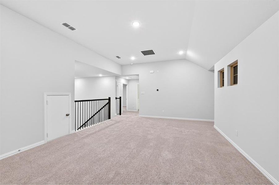 Spacious, unfurnished interior of a new home in Lily Creek at Sutton Fields, Aubrey (Image 34).