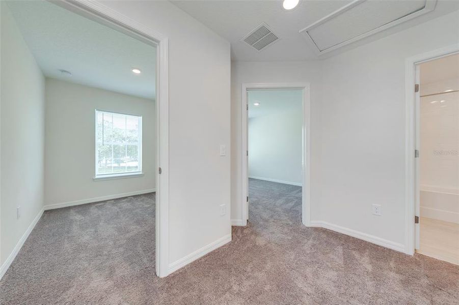 Spacious, unfurnished interior of a new home in , Kissimmee (Image 12).