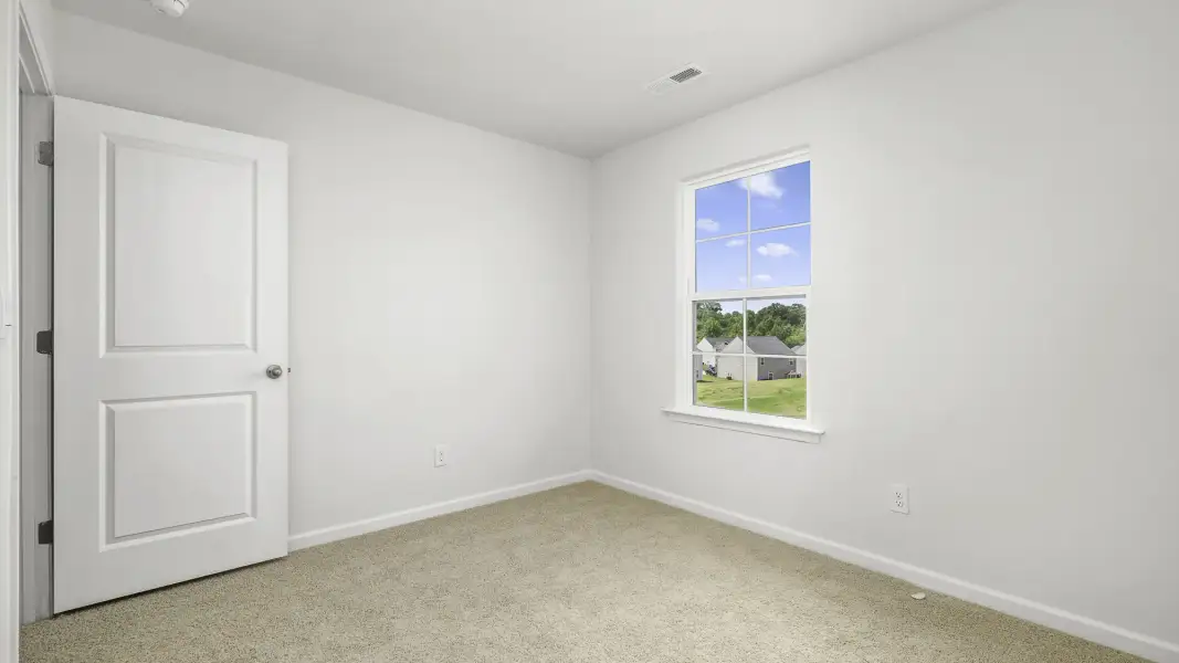 Spacious, unfurnished interior of a new home in Owens Ridge, Lexington (Image 20).