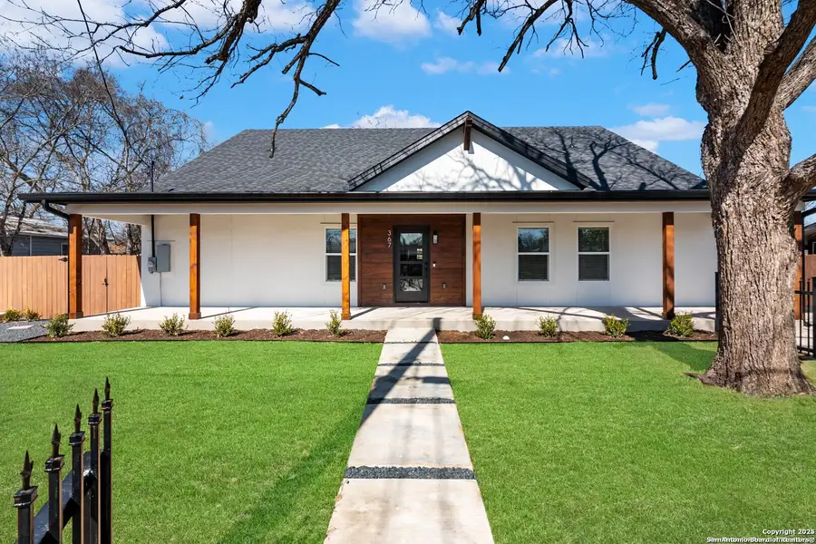Exterior details and patio area of a home in , San Antonio (Image 4).