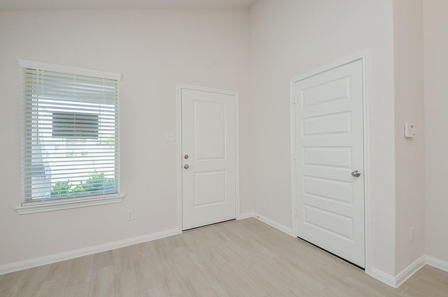 Walk into this lovely entry way. Walk into this lovely entry way.