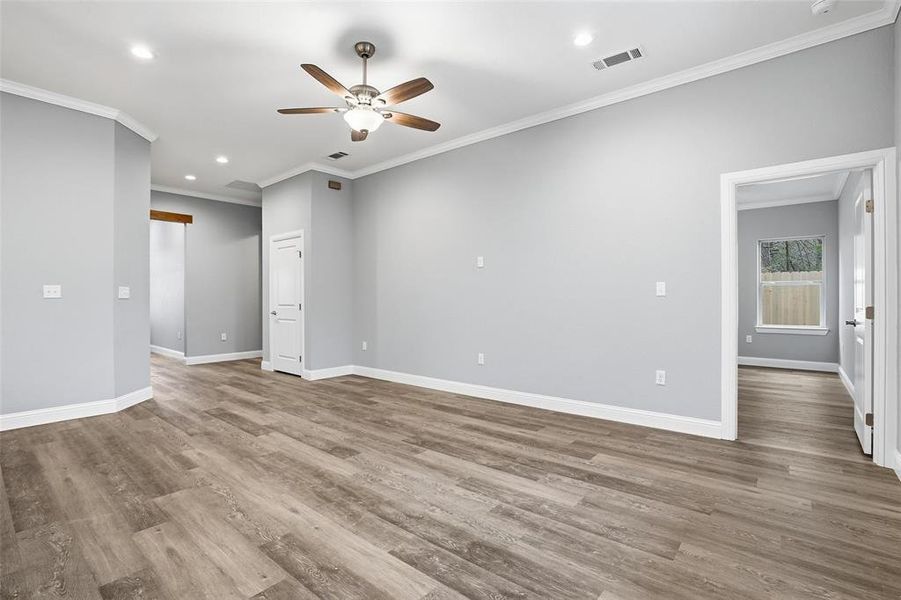 Spacious, unfurnished interior of a new home in , Granbury (Image 17).