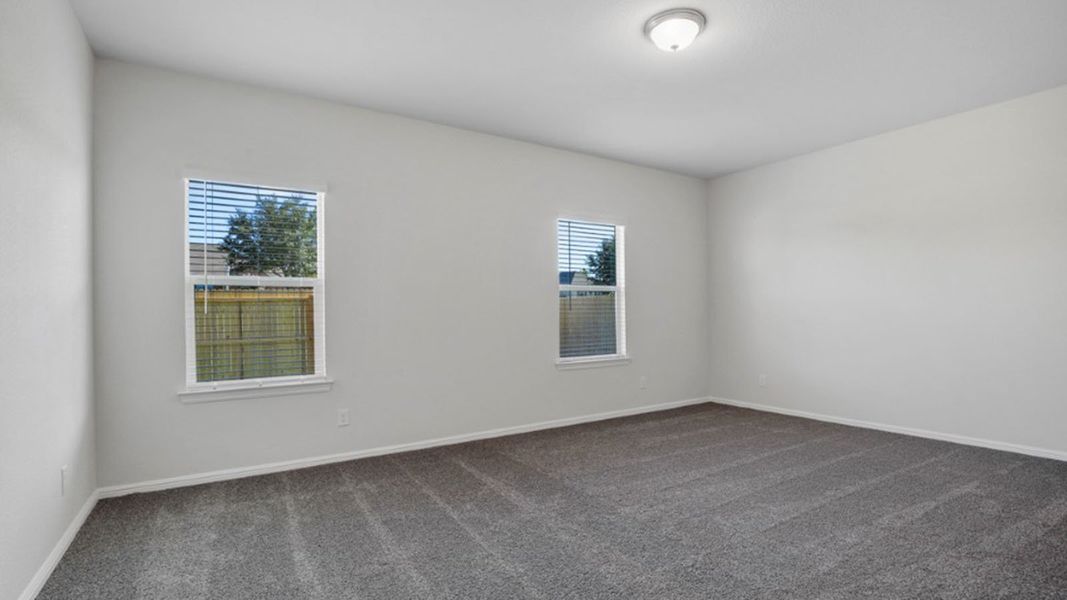 Representative unfurnished interior of a home built from the Ozark by D.R. Horton in Saratoga, Granbury (Image 25).