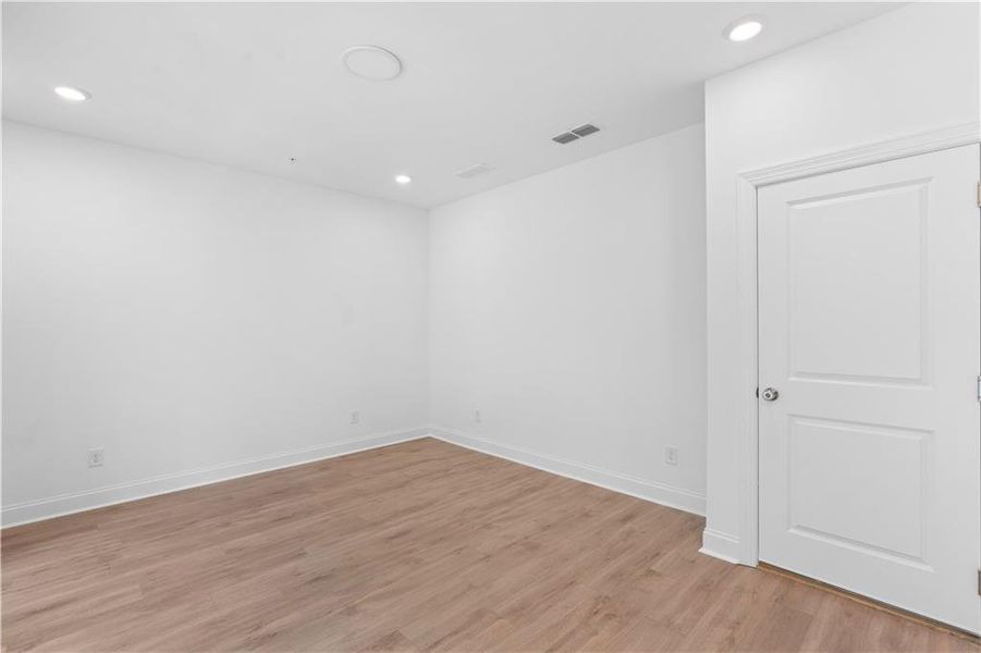 Spacious, unfurnished interior of a new home in Ecco Park, Alpharetta (Image 29). Spacious, unfurnished interior of a new home in Ecco Park, Alpharetta (Image 29).