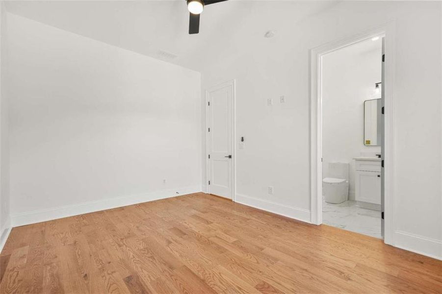 Spacious, unfurnished interior of a new home in , Lawrenceville (Image 35).