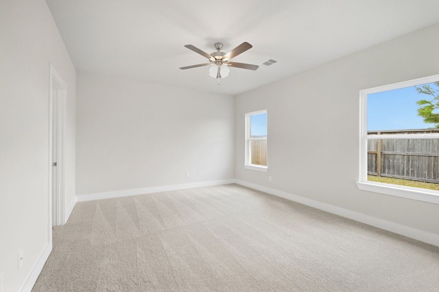 Spacious, unfurnished interior of a new home in Pecan Estates, Crosby (Image 44).