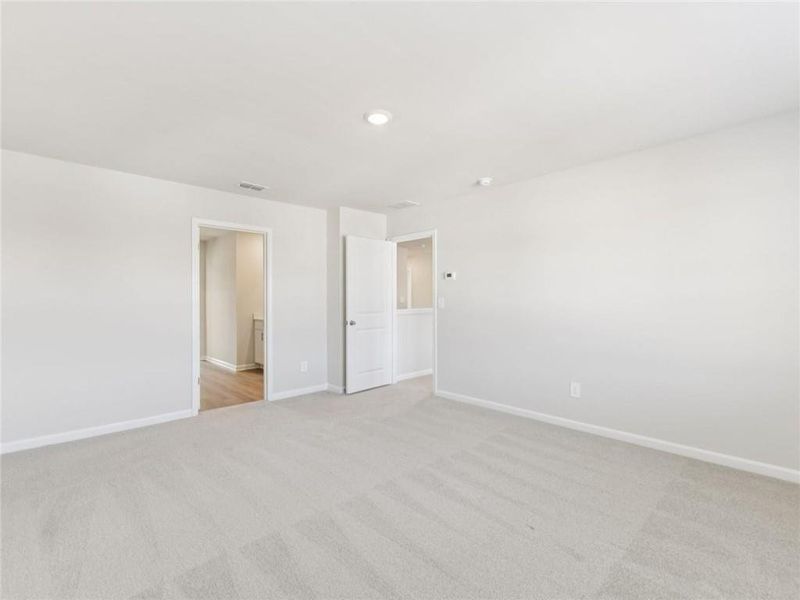 Spacious, unfurnished interior of a new home in Preserve at Mountain Creek, Pendergrass (Image 16).