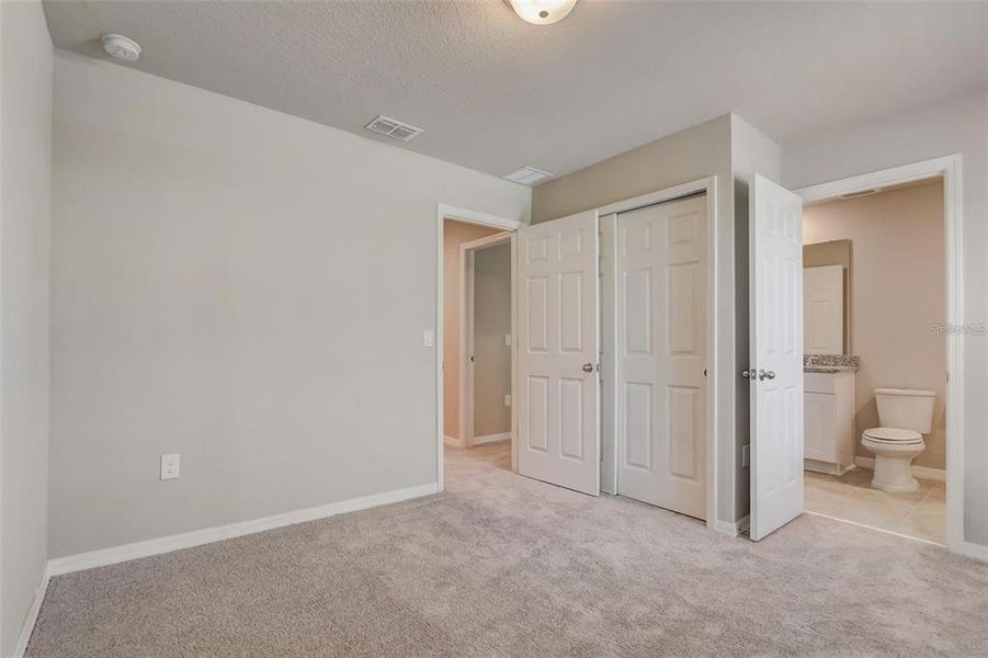 Spacious, unfurnished interior of a new home in , Davenport (Image 19).