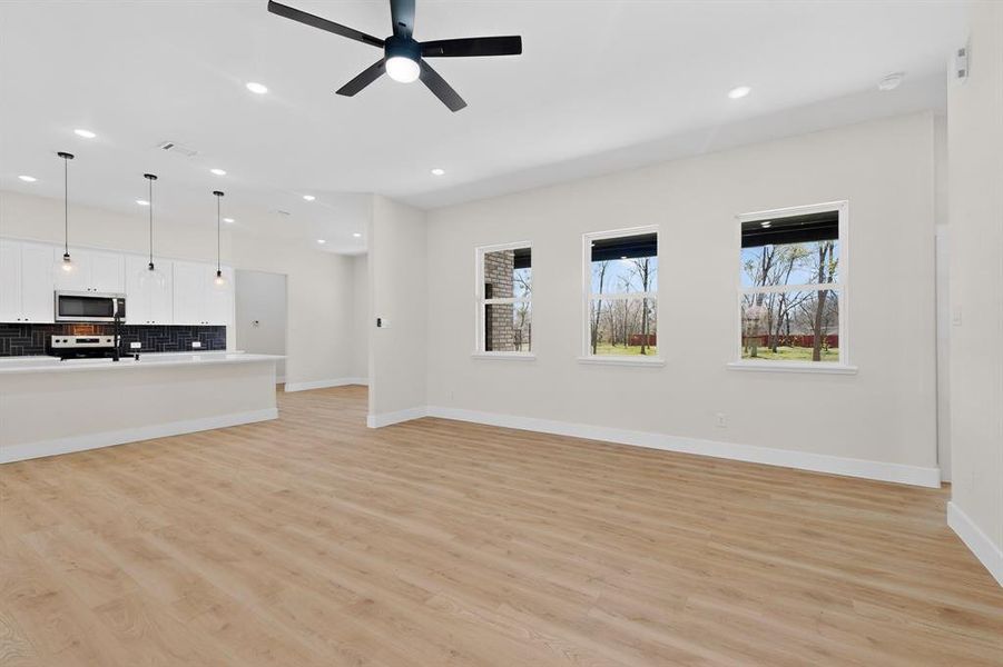 Spacious, unfurnished interior of a new home in , Greenville (Image 19).