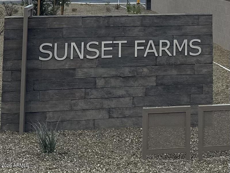 Sunset_Farms