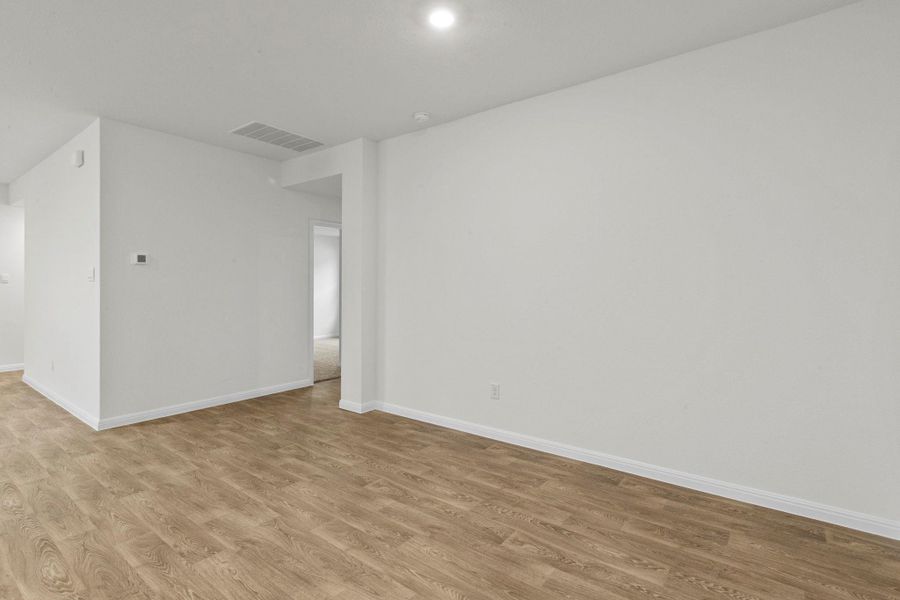 Spacious, unfurnished interior of a new home in Trace, San Marcos (Image 20).