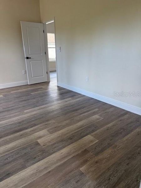 Spacious, unfurnished interior of a new home in , Deland (Image 11).