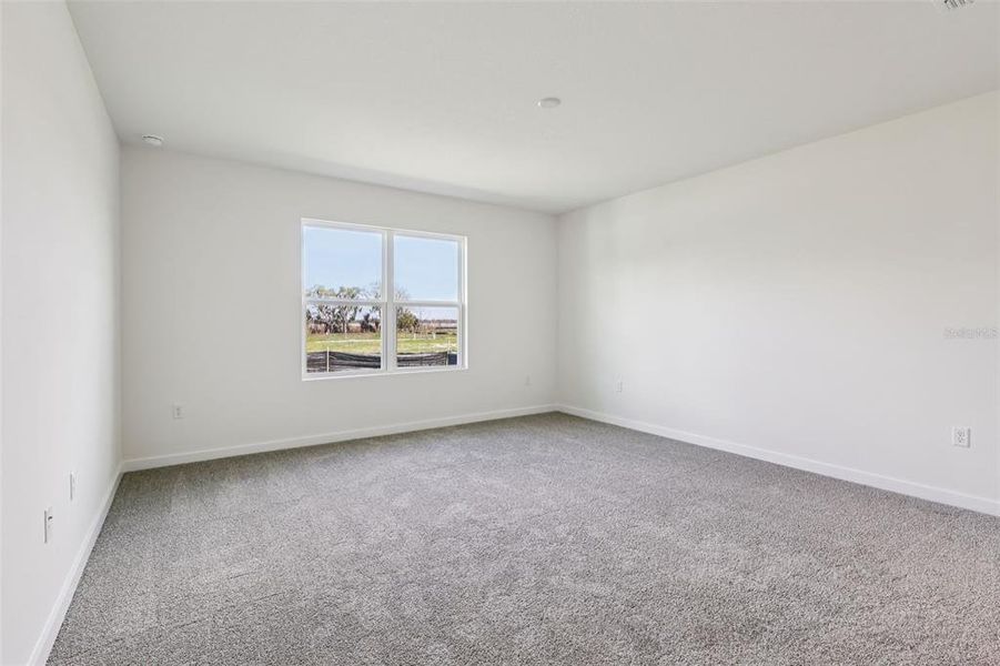 Spacious, unfurnished interior of a new home in Willowbrook North, Winter Haven (Image 17).