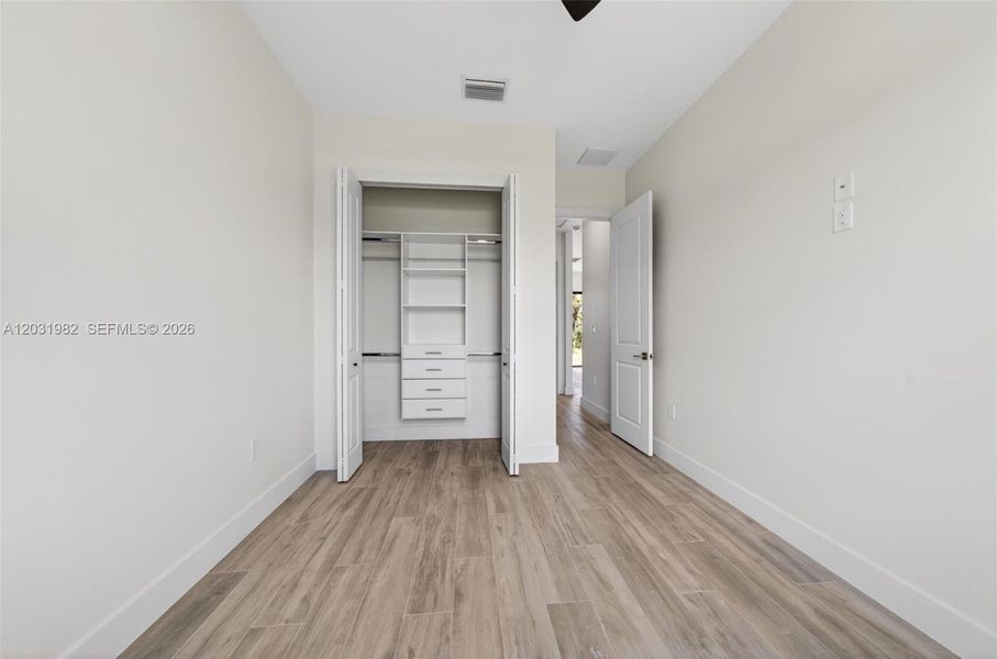 Spacious, unfurnished interior of a new home in , Naples (Image 41).