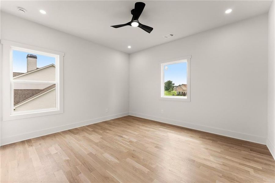 Spacious, unfurnished interior of a new home in , Clermont (Image 34).