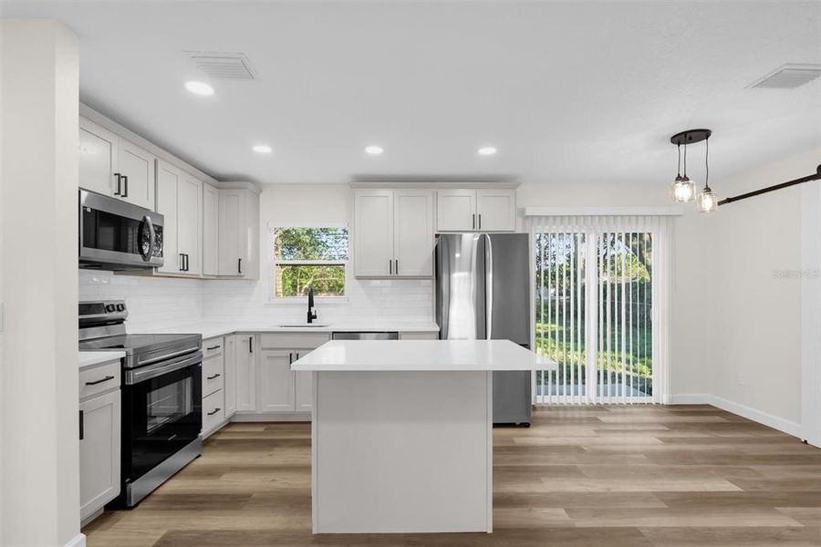 Furnished interior view inside a new home in , Orlando (Image 6).