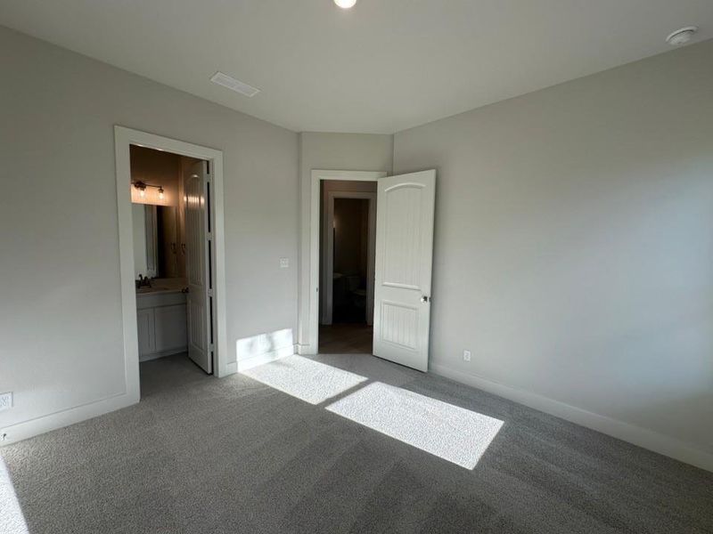 Spacious, unfurnished interior of a new home in Fannin Ranch, Leonard (Image 20).