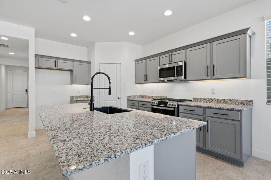 hj-az-phoenix-asante-discovery-quartz-lo hj-az-phoenix-asante-discovery-quartz-lo