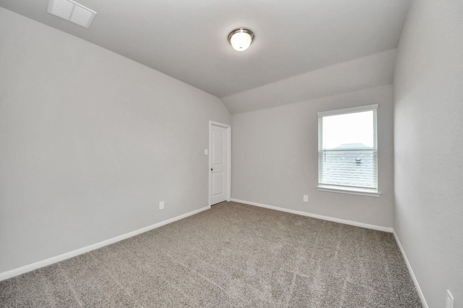 Spacious, unfurnished interior of a new home in Montgomery Ridge: Landmark Collection, Montgomery (Image 34).