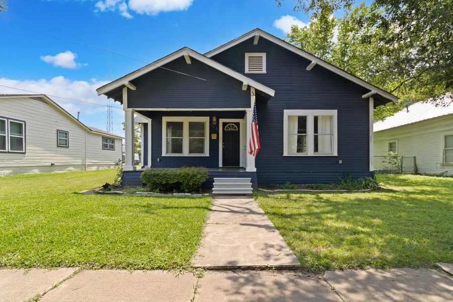 Front exterior of a new home in , Groesbeck, TX, highlighting curb appeal (Image 2). Front exterior of a new home in , Groesbeck, TX, highlighting curb appeal (Image 2).