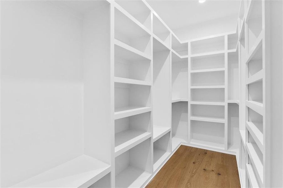 Image 101 of a home in .