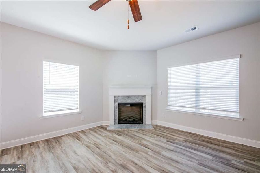 Spacious, unfurnished interior of a new home in Carson's Walk, Macon (Image 14).