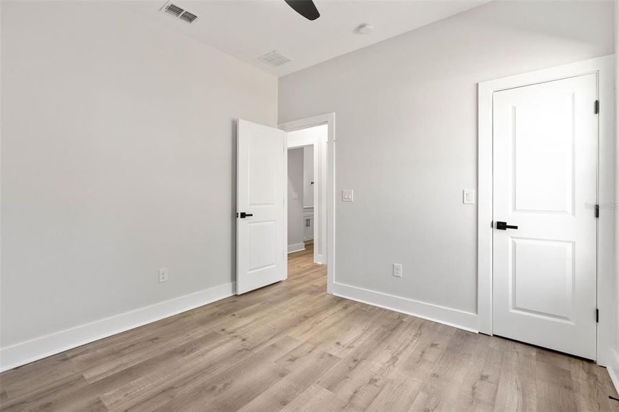 Spacious, unfurnished interior of a new home in , Dunnellon (Image 24).