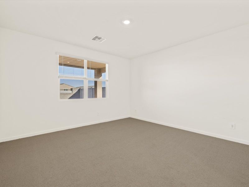 Spacious, unfurnished interior of a new home in Mesquite Mountain Ranch at Frontera, Surprise (Image 10).