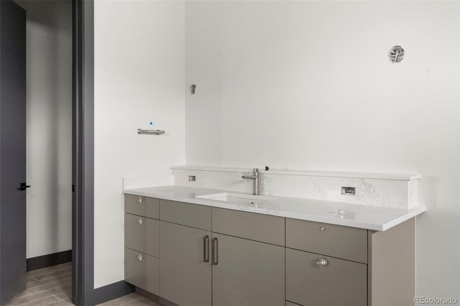 Image 43 of a home in .