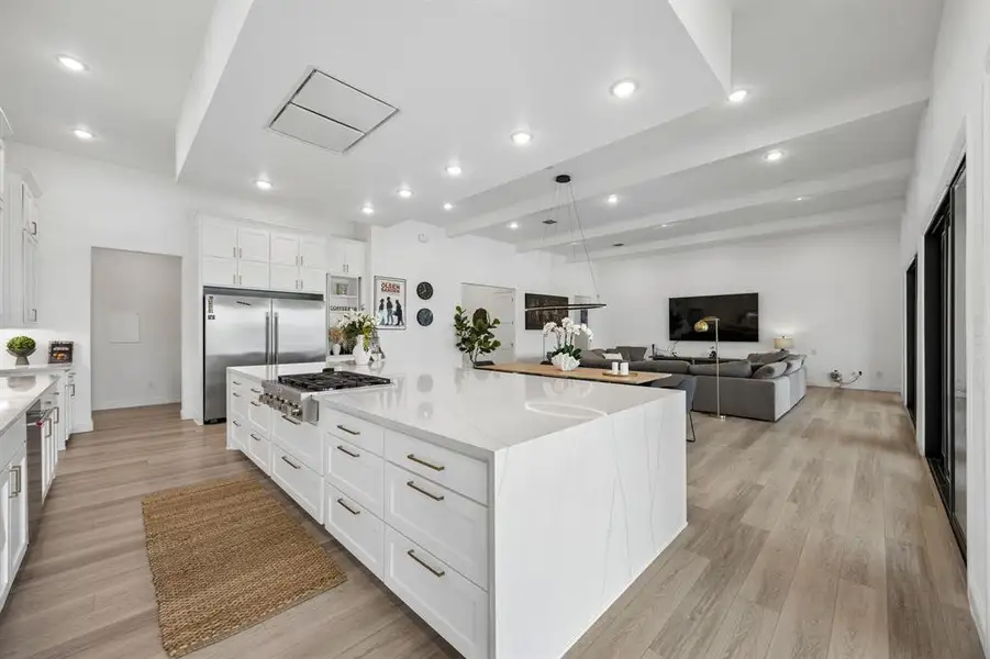 Furnished interior view inside a new home in , Northlake (Image 11).