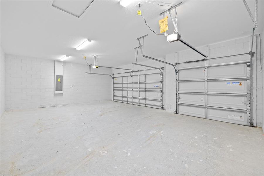 Spacious, unfurnished interior of a new home in , Hernando (Image 23).