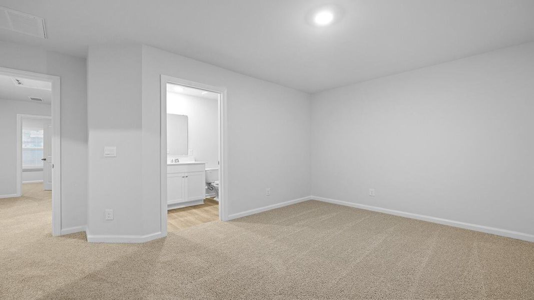 Spacious, unfurnished interior of a new home in Garbon Fields, Summerville (Image 26).
