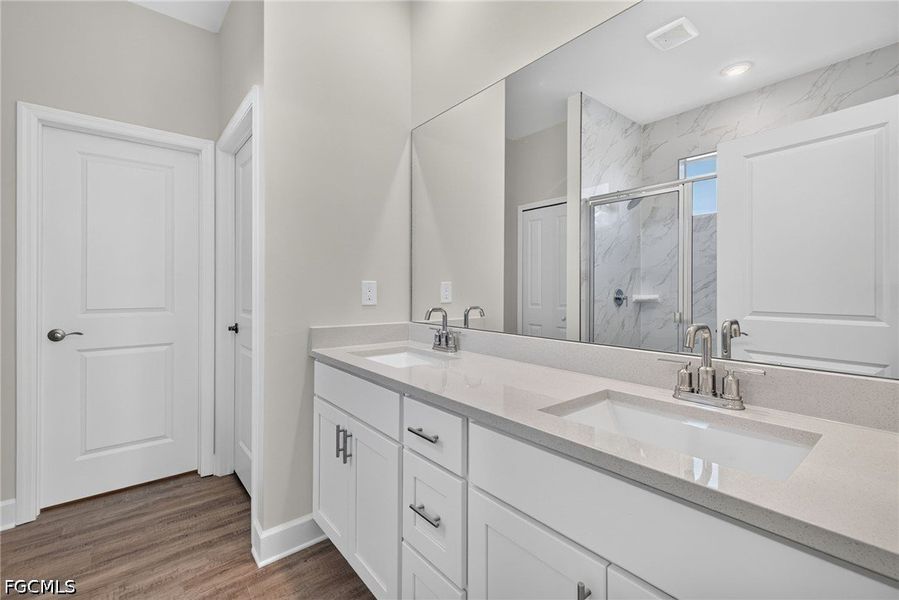 Furnished interior view inside a new home in Cape Coral, Cape Coral (Image 9).
