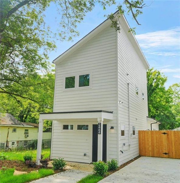 Exterior details and patio area of a home in , Atlanta (Image 7).