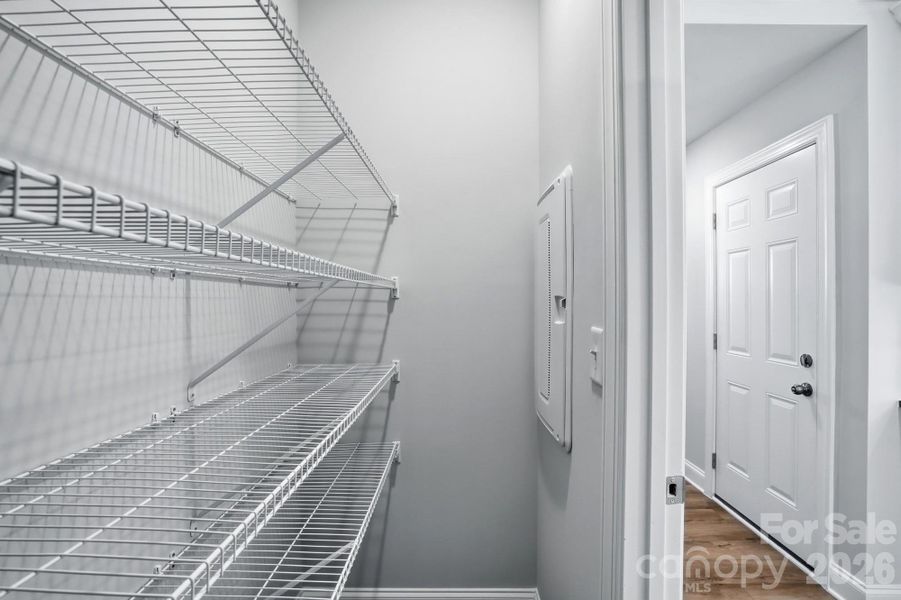 Spacious, unfurnished interior of a new home in Harrisburg Village, Harrisburg (Image 35).