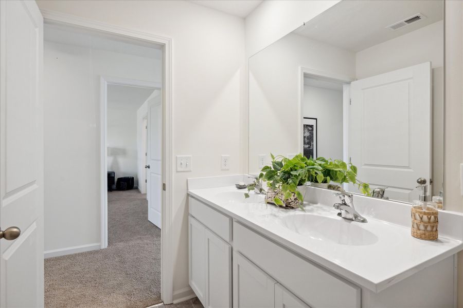 Representative furnished interior of a home built from the Penwell by D.R. Horton in Isabel Estates, Knoxville (Image 18).