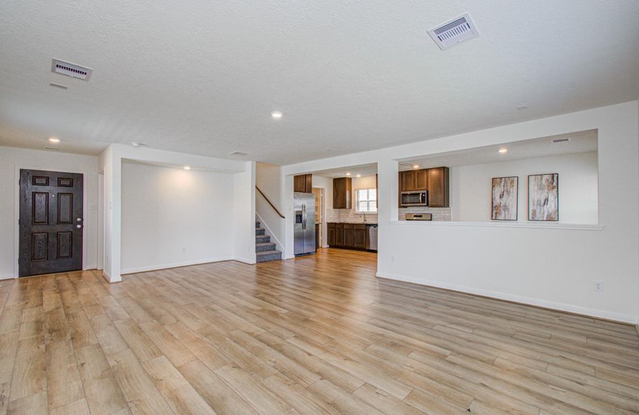 Spacious, unfurnished interior of a new home in , Hockley (Image 15).