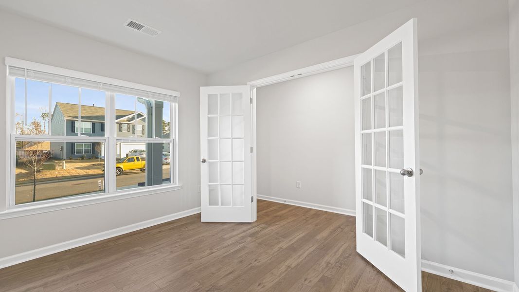 Spacious, unfurnished interior of a new home in Bentley Park, Greenwood (Image 15). Spacious, unfurnished interior of a new home in Bentley Park, Greenwood (Image 15).
