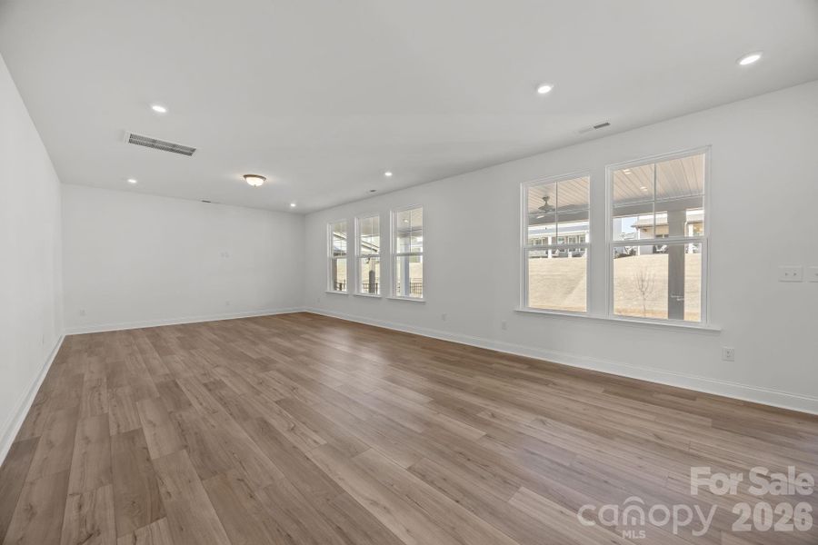 Spacious, unfurnished interior of a new home in Lakeside Glen, York (Image 31). Spacious, unfurnished interior of a new home in Lakeside Glen, York (Image 31).